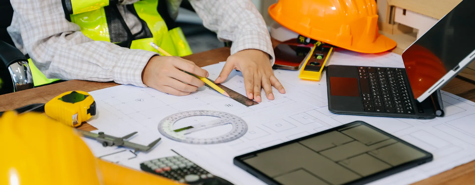 Saudi Arabia is entering a new era of construction growth. Large-scale commercial developments, mixed-use destinations and government-led projects aligned with Vision 2030 are redefining how projects are designed, managed and delivered.